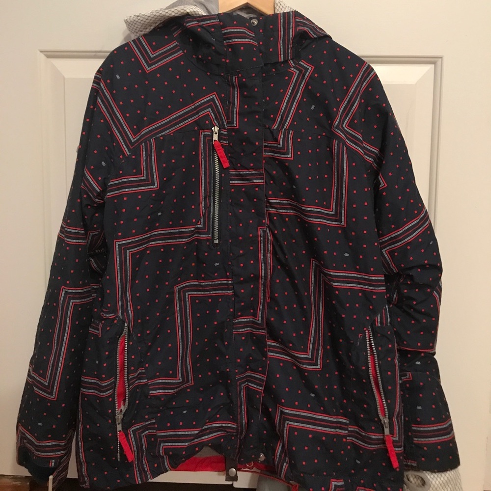686 women’s snowboarding jacket with shell. Sz LG.
